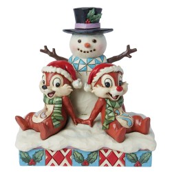 Disney Traditions - Jim Shore - Friendship & Festivities - Chip und Chap mit Schneemann Disney Traditions - Jim Shore - Friendship & Festivities - Chip und Chap mit Schneemann